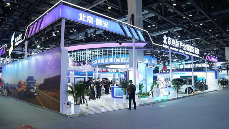 展览会上的服务质量直接影响参展商和观众的体验，选择一家专业的展会服务公司至关重要。今天我们就来聊聊如何挑选适合自己的展会服务公司。